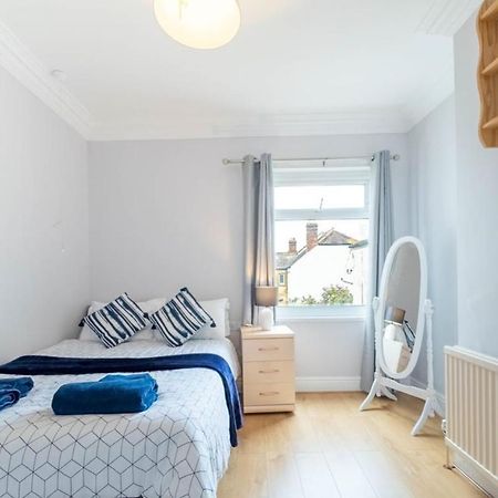 2 Bedroom Apartment Southend-On-Sea Bagian luar foto