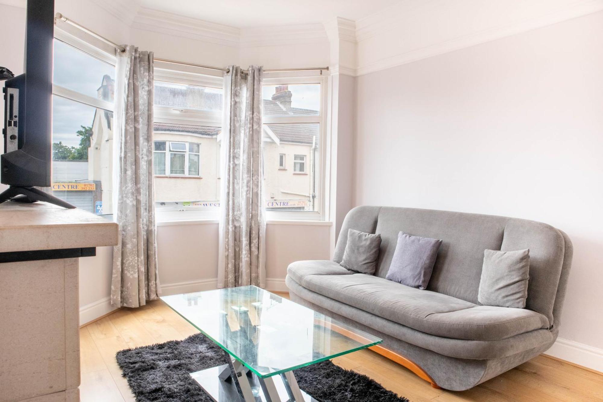 2 Bedroom Apartment Southend-On-Sea Bagian luar foto